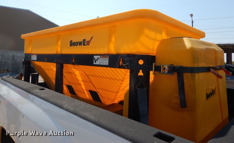 image for item DH2083 Snow Ex V-Maxx SP-8550 spreader