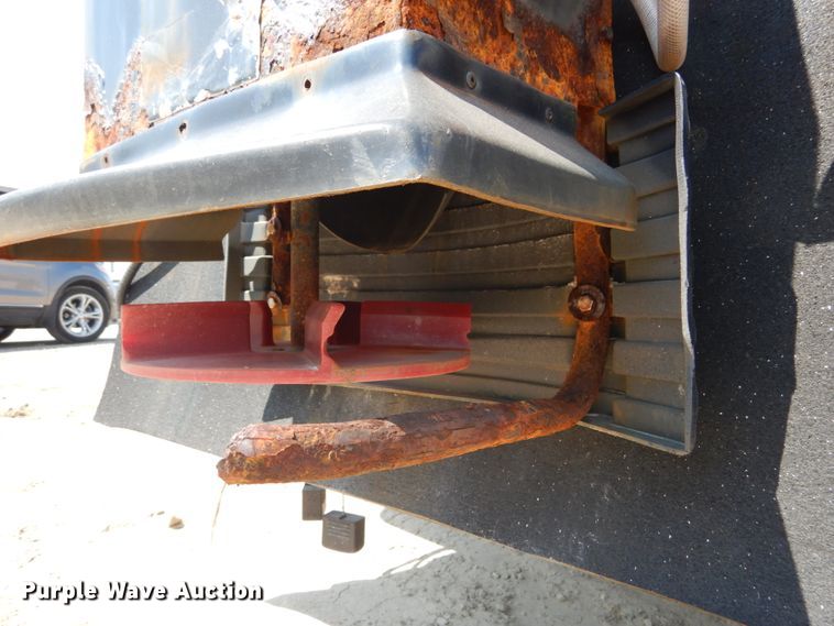 image for item DH2083 Snow Ex V-Maxx SP-8550 spreader