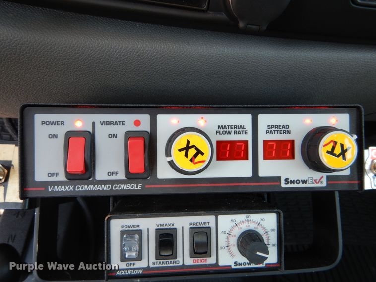 image for item DH2083 Snow Ex V-Maxx SP-8550 spreader