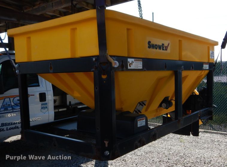 image for item DH2084 Snow Ex V-Maxx SP-8550 spreader