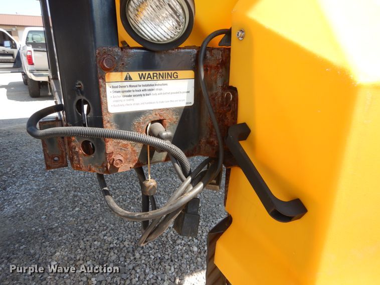 image for item DH2084 Snow Ex V-Maxx SP-8550 spreader