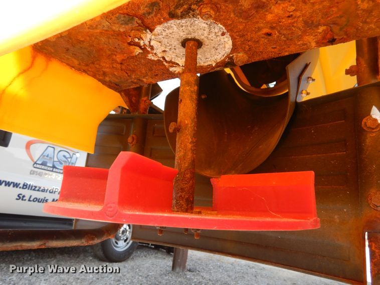 image for item DH2084 Snow Ex V-Maxx SP-8550 spreader