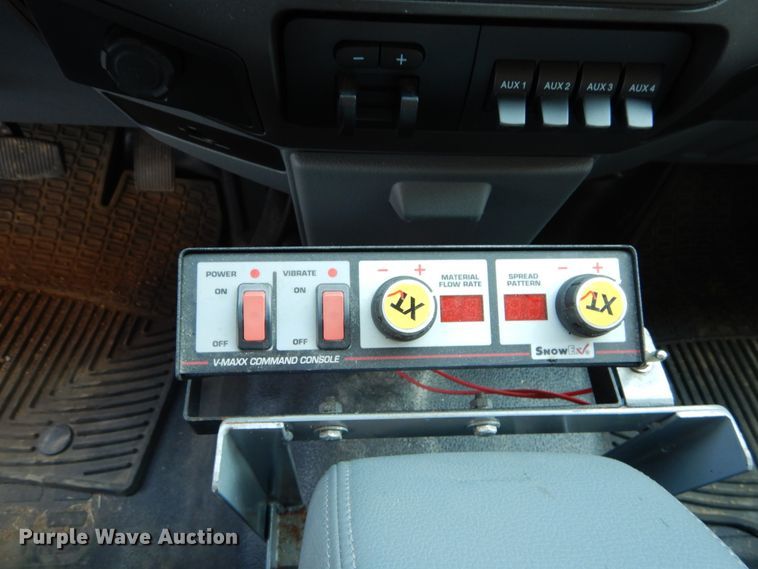 image for item DH2084 Snow Ex V-Maxx SP-8550 spreader