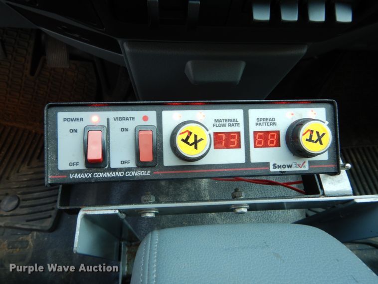 image for item DH2084 Snow Ex V-Maxx SP-8550 spreader