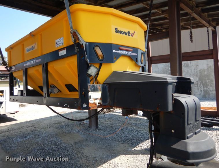 image for item DH2086 Snow Ex Super Max II SP-9500X stainless steel spreader