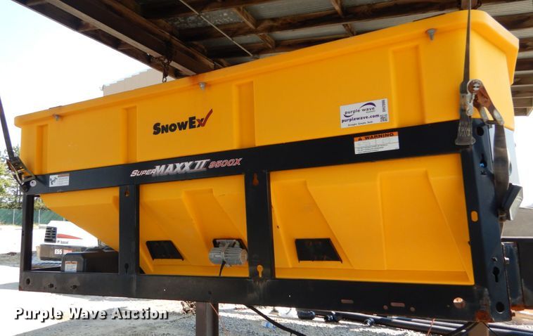 image for item DH2086 Snow Ex Super Max II SP-9500X stainless steel spreader