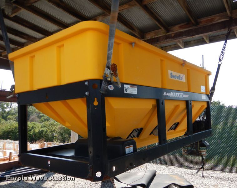 image for item DH2086 Snow Ex Super Max II SP-9500X stainless steel spreader