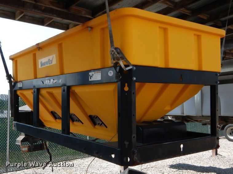 image for item DH2086 Snow Ex Super Max II SP-9500X stainless steel spreader