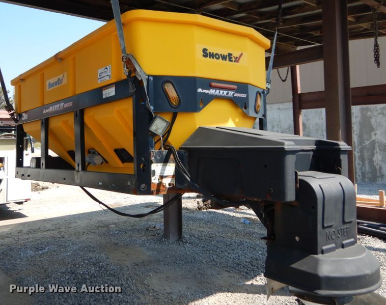 image for item DH2086 Snow Ex Super Max II SP-9500X stainless steel spreader