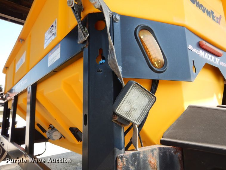 image for item DH2086 Snow Ex Super Max II SP-9500X stainless steel spreader