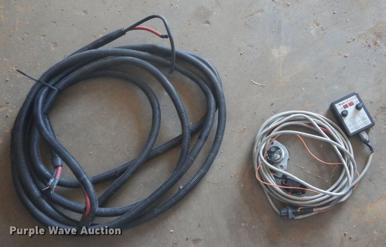 image for item DH2086 Snow Ex Super Max II SP-9500X stainless steel spreader