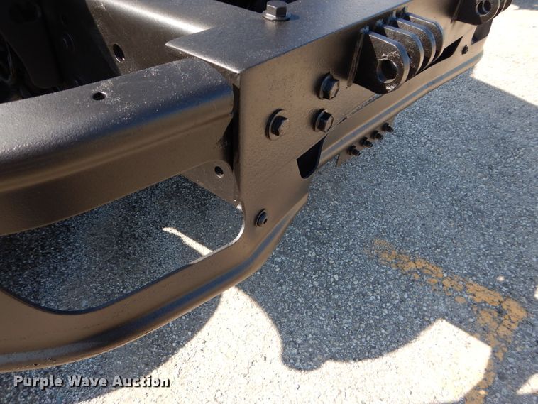 image for item DH2572 2005 International 7400 truck cab and chassis