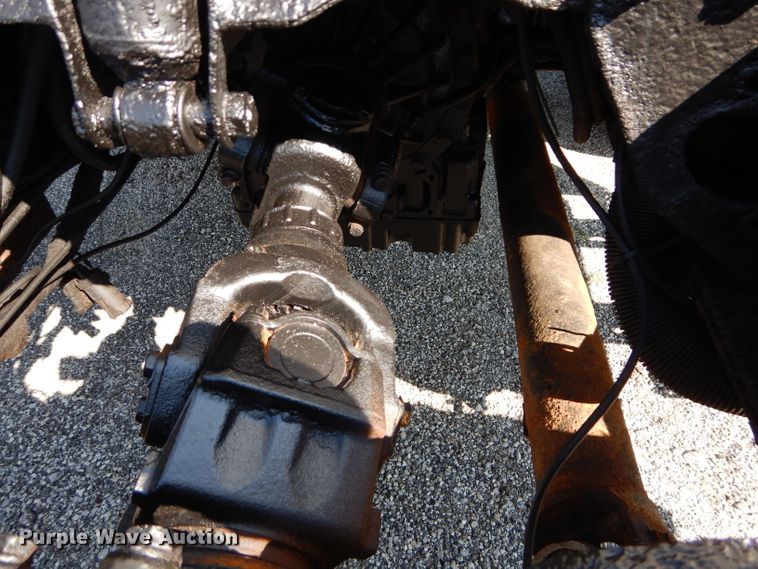 image for item DH2572 2005 International 7400 truck cab and chassis