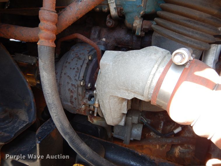 image for item DH2572 2005 International 7400 truck cab and chassis