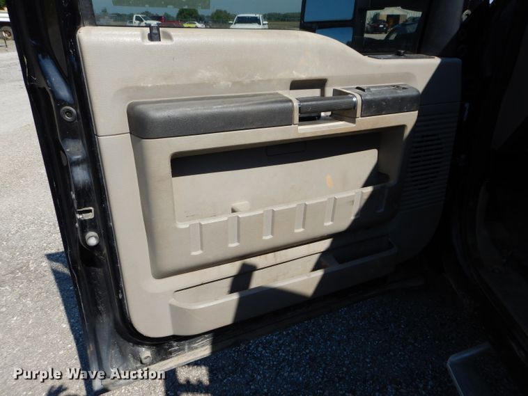 image for item DH2574 2008 Ford F350 Super Duty flatbed pickup truck