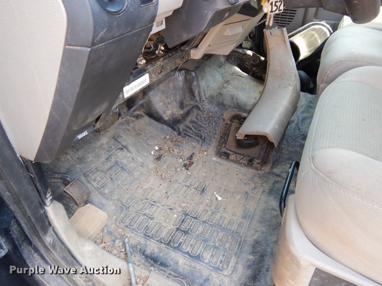 image for item DH2574 2008 Ford F350 Super Duty flatbed pickup truck