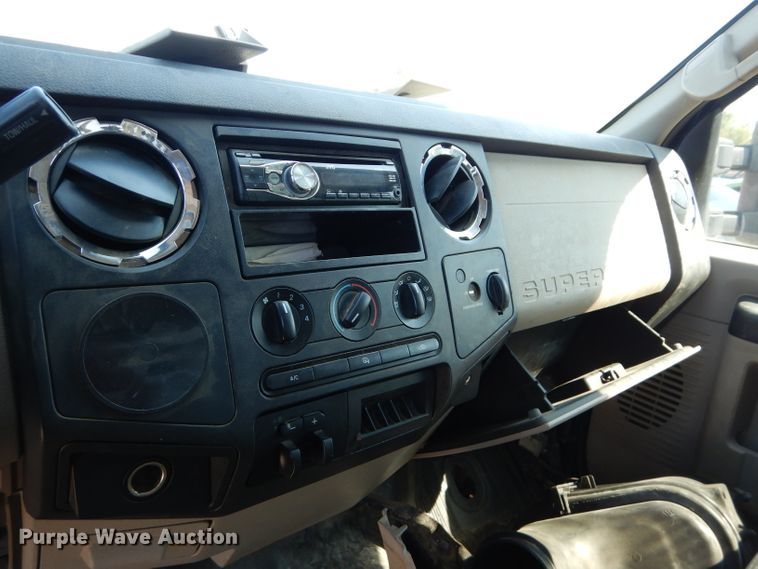 image for item DH2574 2008 Ford F350 Super Duty flatbed pickup truck