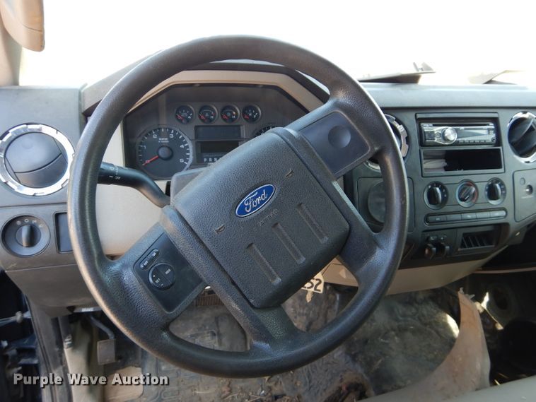 image for item DH2574 2008 Ford F350 Super Duty flatbed pickup truck