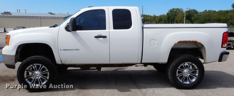 image for item DH2578 2007 GMC Sierra 2500HD Ext. Cab pickup truck