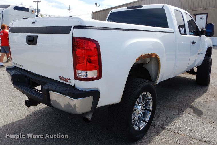 image for item DH2578 2007 GMC Sierra 2500HD Ext. Cab pickup truck