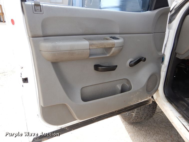 image for item DH2578 2007 GMC Sierra 2500HD Ext. Cab pickup truck