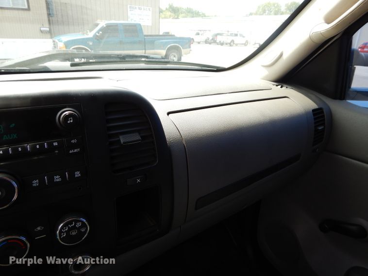 image for item DH2578 2007 GMC Sierra 2500HD Ext. Cab pickup truck