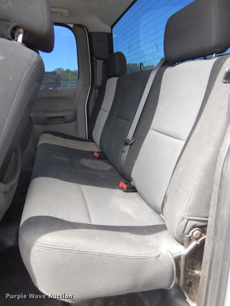 image for item DH2578 2007 GMC Sierra 2500HD Ext. Cab pickup truck