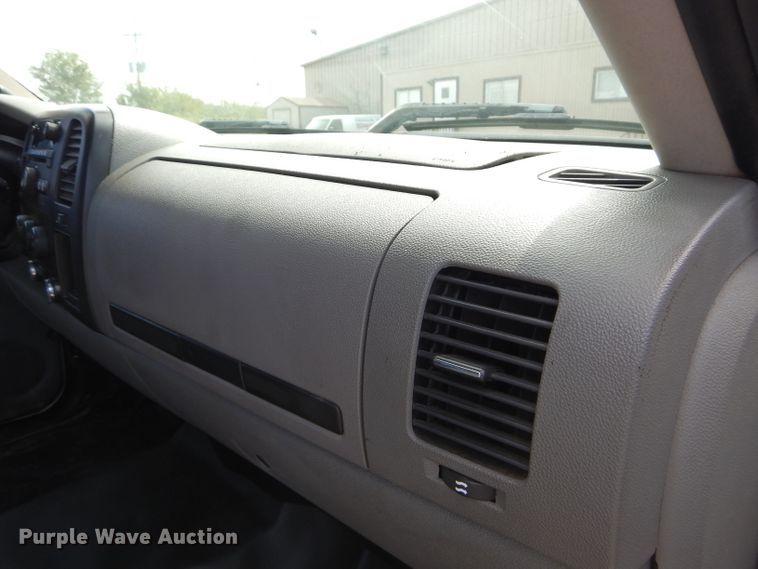 image for item DH2578 2007 GMC Sierra 2500HD Ext. Cab pickup truck