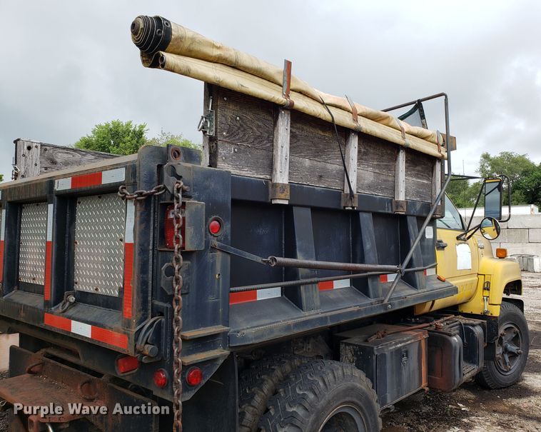 image for item DH2749 1991 Chevrolet Kodiak dump truck