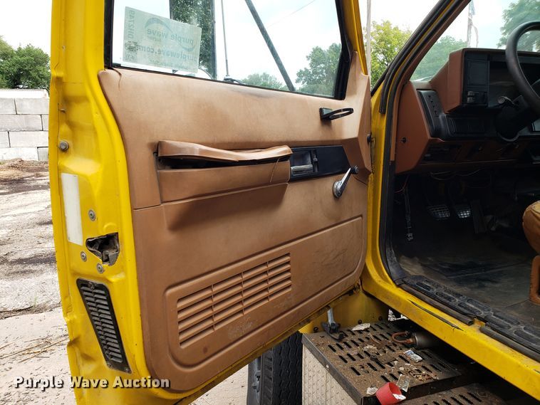 image for item DH2749 1991 Chevrolet Kodiak dump truck