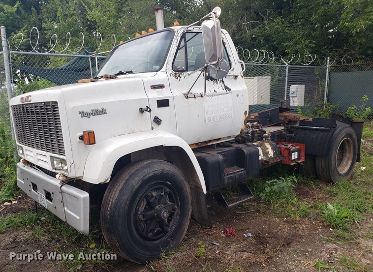 image for item DH2753 1989 GMC TopKick C7000 semi truck