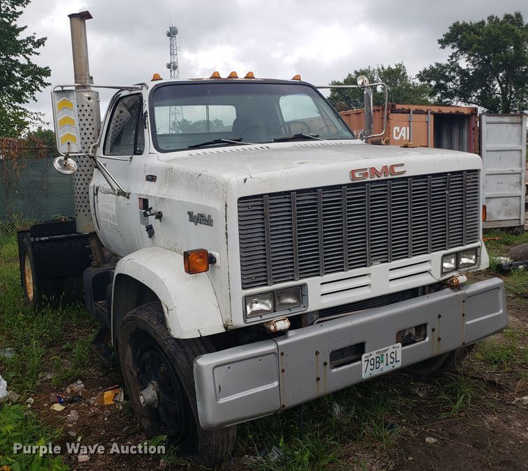 image for item DH2753 1989 GMC TopKick C7000 semi truck
