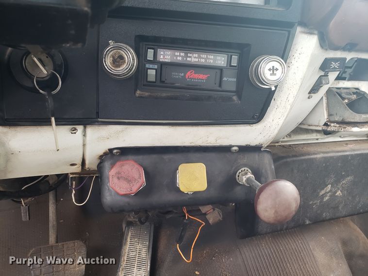 image for item DH2753 1989 GMC TopKick C7000 semi truck