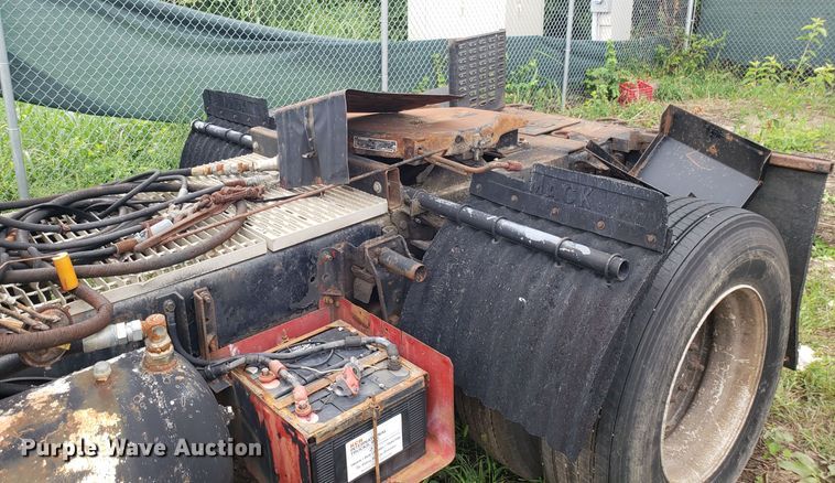 image for item DH2753 1989 GMC TopKick C7000 semi truck