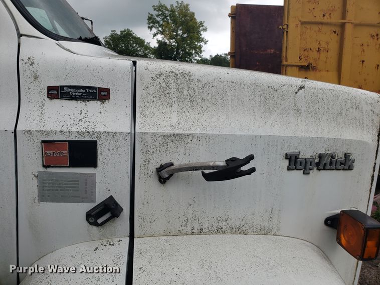 image for item DH2753 1989 GMC TopKick C7000 semi truck