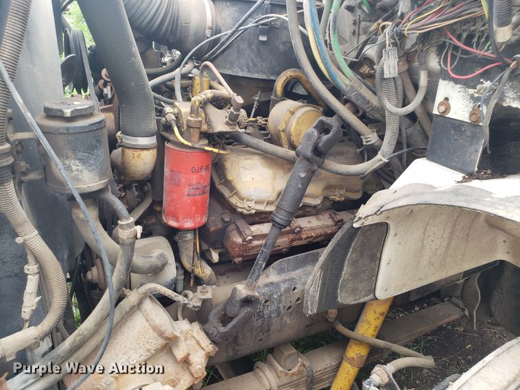 image for item DH2753 1989 GMC TopKick C7000 semi truck