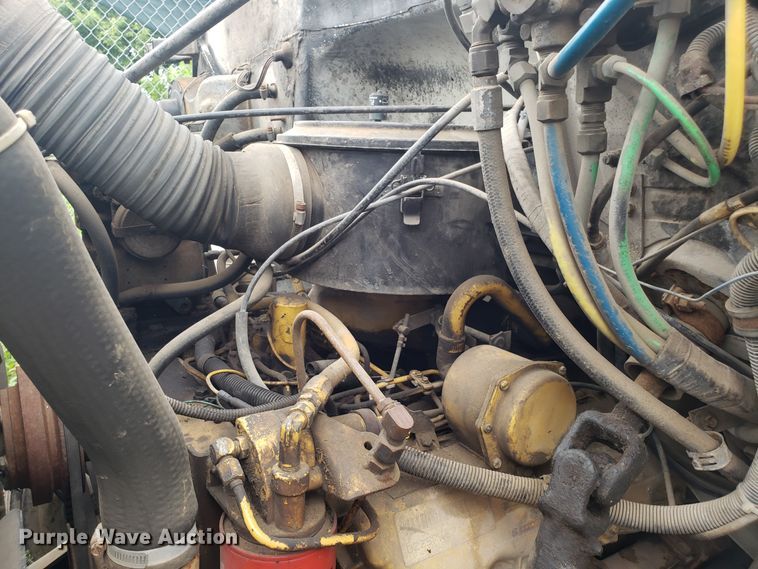 image for item DH2753 1989 GMC TopKick C7000 semi truck