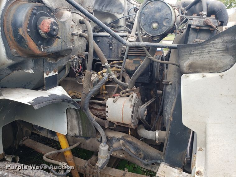 image for item DH2753 1989 GMC TopKick C7000 semi truck