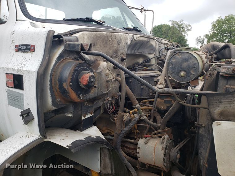 image for item DH2753 1989 GMC TopKick C7000 semi truck