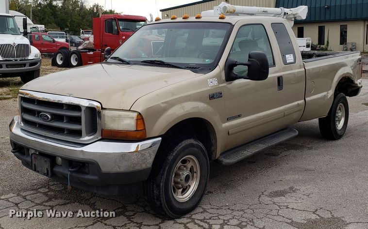 image for item DH2854 2001 Ford F250 Super Duty SuperCab pickup truck