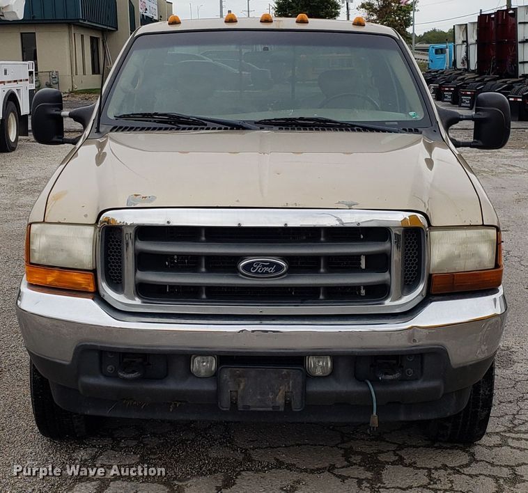 image for item DH2854 2001 Ford F250 Super Duty SuperCab pickup truck