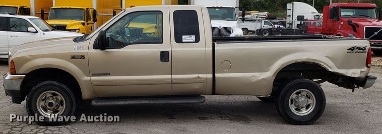 image for item DH2854 2001 Ford F250 Super Duty SuperCab pickup truck