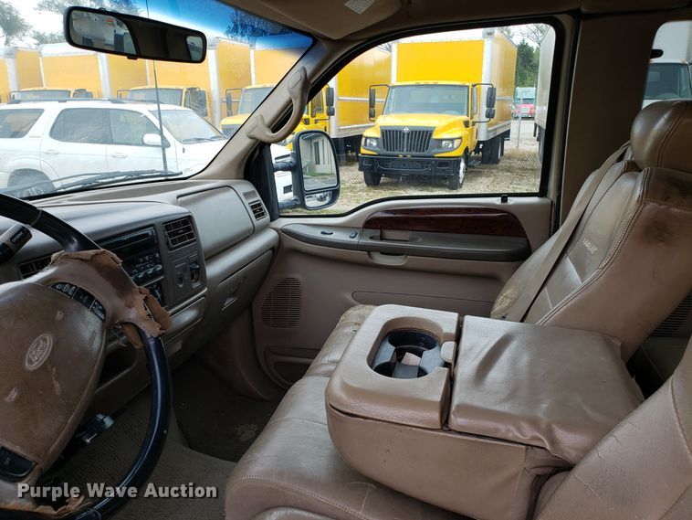 image for item DH2854 2001 Ford F250 Super Duty SuperCab pickup truck