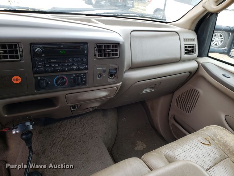 image for item DH2854 2001 Ford F250 Super Duty SuperCab pickup truck