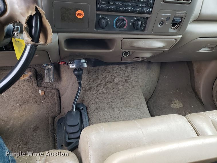 image for item DH2854 2001 Ford F250 Super Duty SuperCab pickup truck