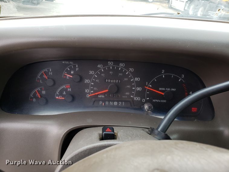 image for item DH2854 2001 Ford F250 Super Duty SuperCab pickup truck