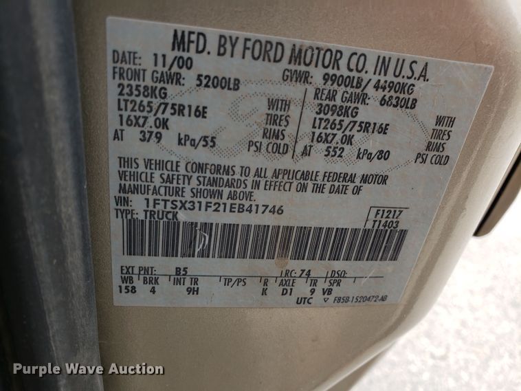 image for item DH2854 2001 Ford F250 Super Duty SuperCab pickup truck