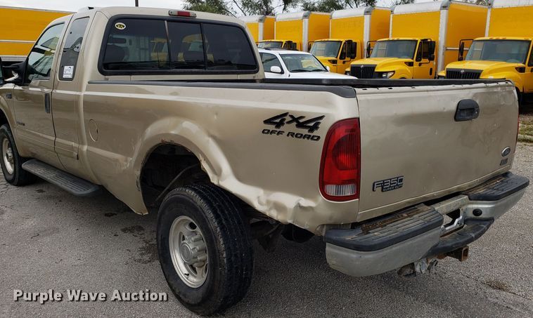 image for item DH2854 2001 Ford F250 Super Duty SuperCab pickup truck