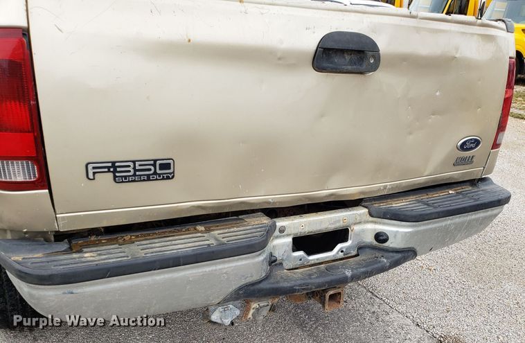 image for item DH2854 2001 Ford F250 Super Duty SuperCab pickup truck