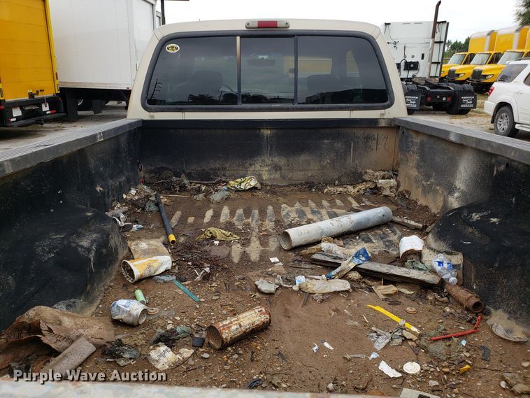 image for item DH2854 2001 Ford F250 Super Duty SuperCab pickup truck